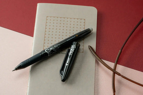 Pluma / Bolígrafo Borrable, Pilot Frixion Bal, Color Negro, 12 Piezas, Opción Recargable