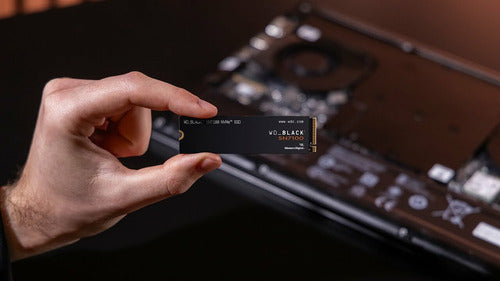 Ssd Sandisk Black Sn7100 Nvme, 1tb, M.2 7250 Mb/s Lectura