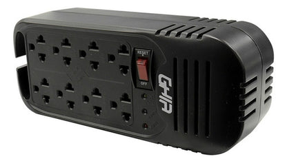 Regulador De Voltaje Ghia 8 Contactos A 1300 Va 600 Watts En Conjunto Color Negro Modelo Gvr-013
